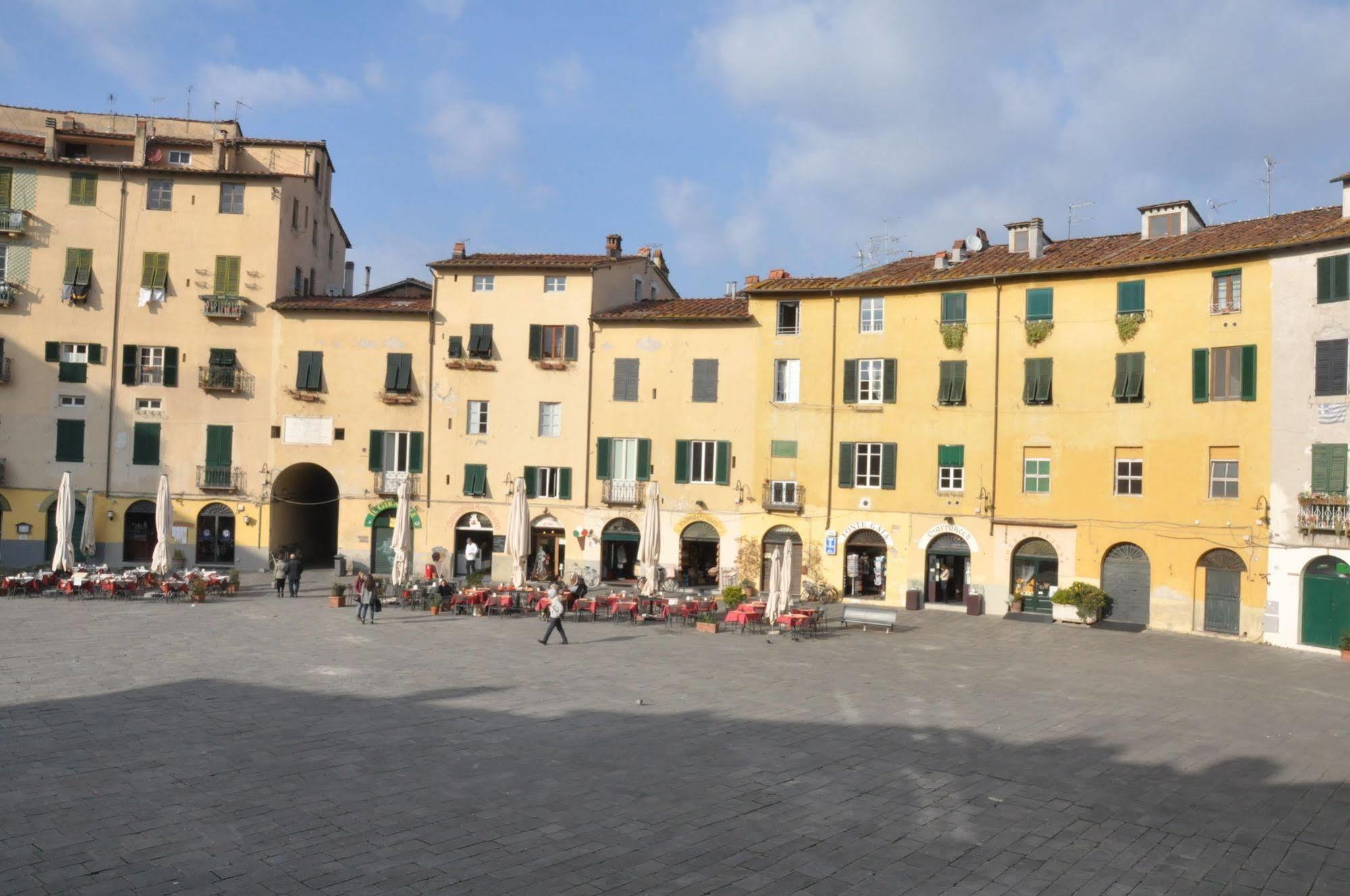At Home Bed And Breakfast Lucca Exterior foto